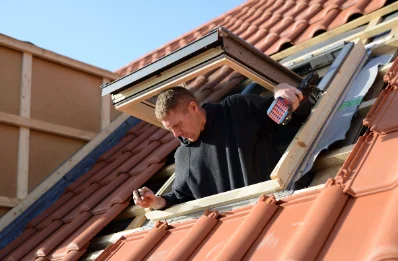 Pose de fenêtres de toit Velux à Dureil
